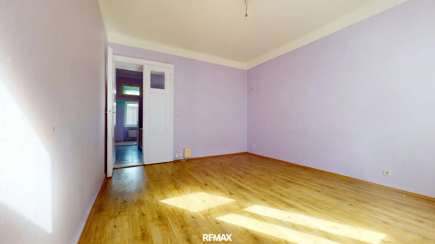 1160 Wien: Altbau-Wohnung mit Sanierungsbedarf beim Brunnenmarkt nahe U6
