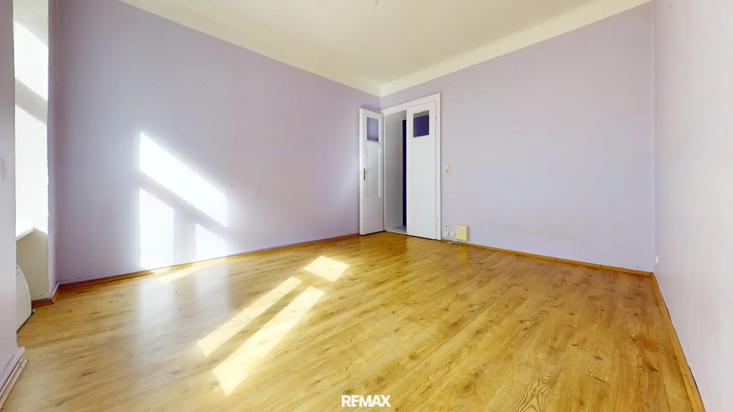 1160 Wien: Altbau-Wohnung mit Sanierungsbedarf beim Brunnenmarkt nahe U6