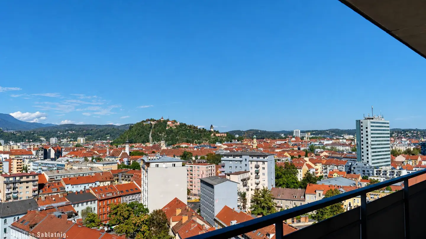 GRAZ AT YOUR FEET! 120 m² apartment with unique 360° panoramic view over the city