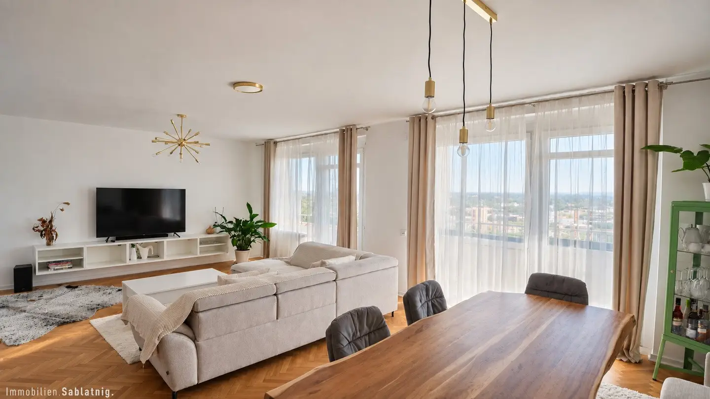 GRAZ AT YOUR FEET! 120 m² apartment with unique 360° panoramic view over the city
