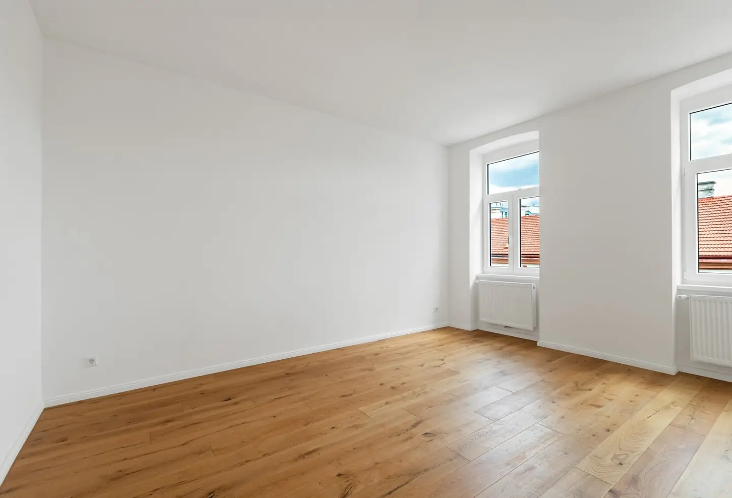 TOP PRICE | High-quality renovated old building studio in the 17th district
