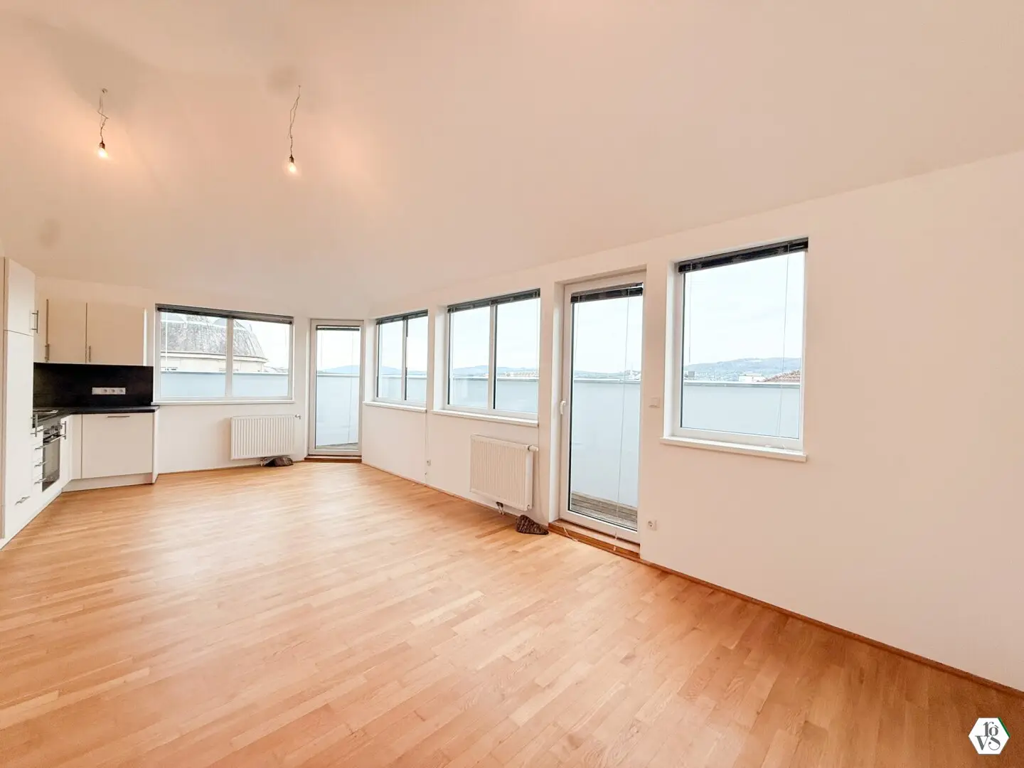 Gusenleithnergasse - Bright Attic Apartment