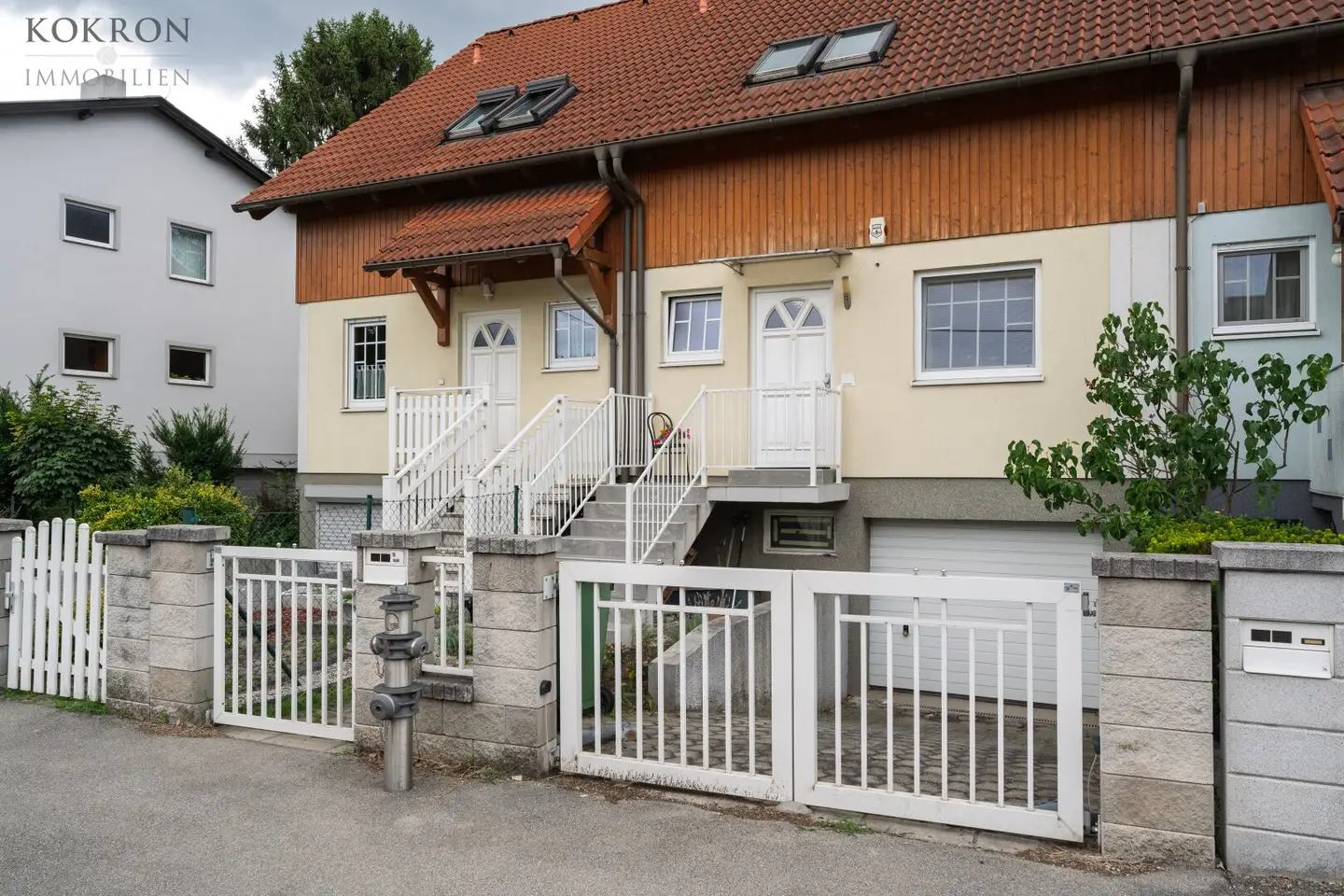 Living in the Green, Life in Balance on Freehold: 4.5 rooms, Garage &amp; View of the Green