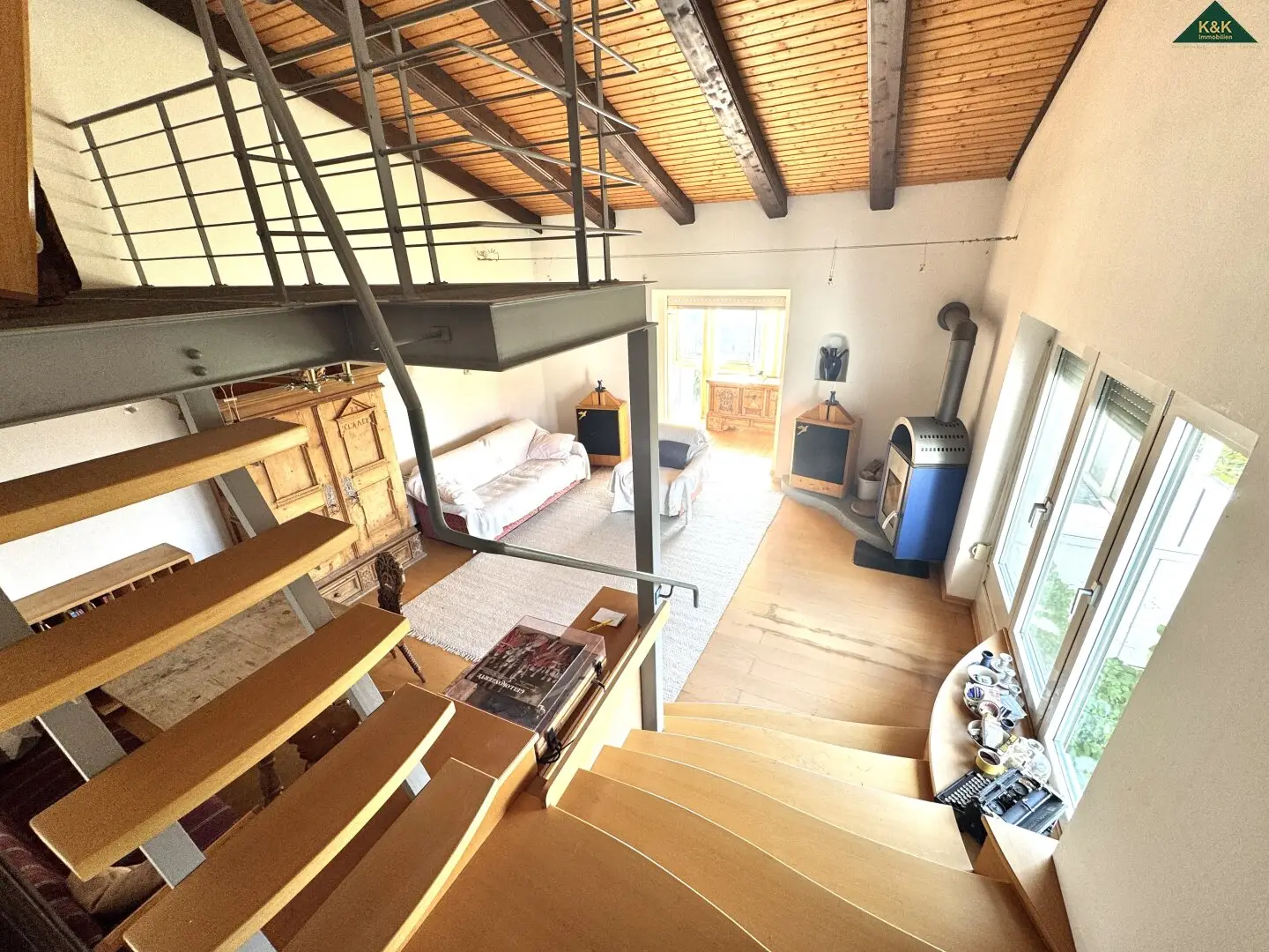 Residence for up to 3 families in quiet green location with distant view
