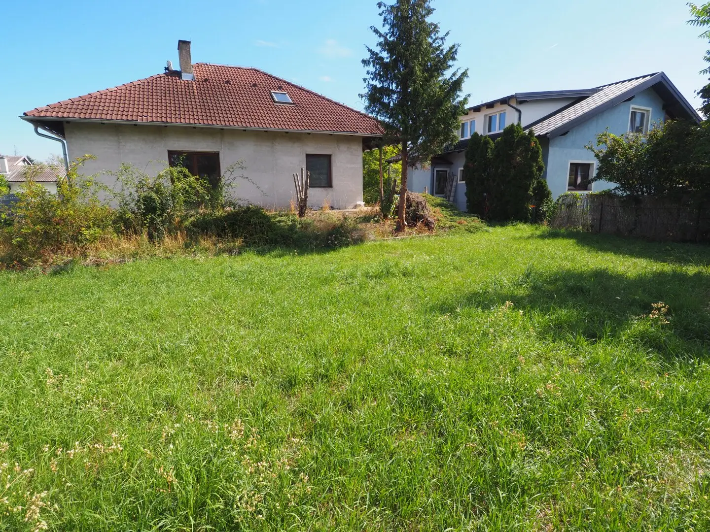 Spacious building plot 855 m² with shell construction in Kottingbrunn