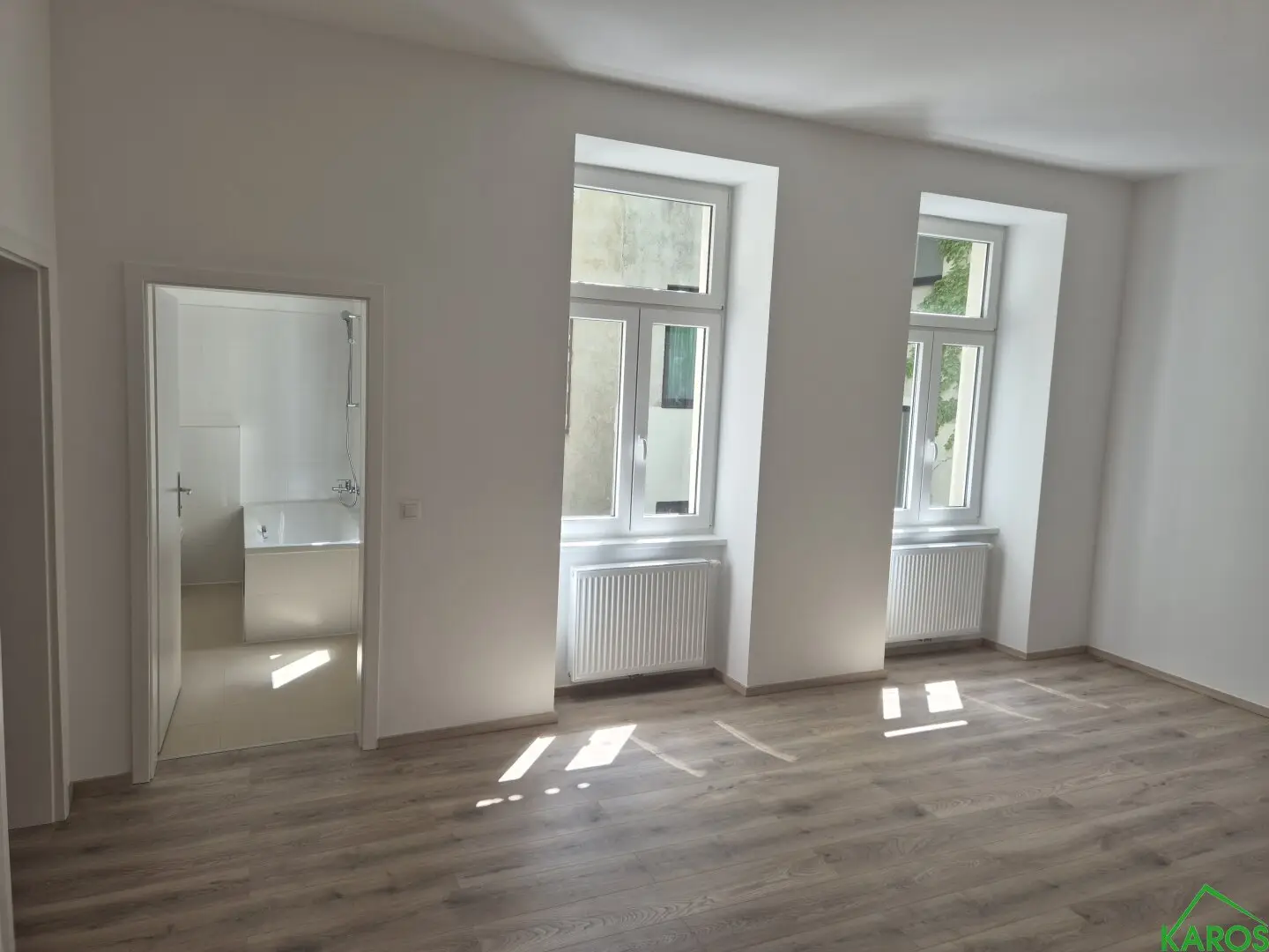 WUNDERSCHÖN SANIERTER 3-ZIMMER-ALTBAU *ERSTBEZUG NACH KATEGORIEANHEBUNG*