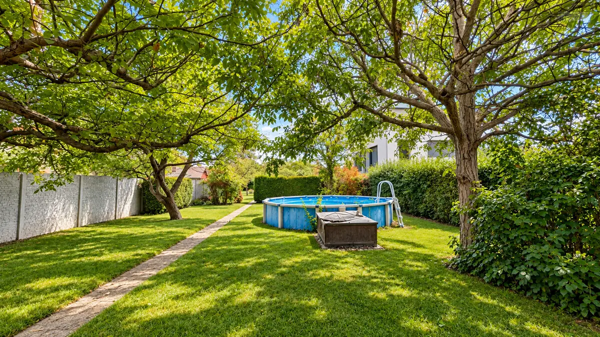 Familienwohnung mit großem Garten und Entwicklungspotenzial