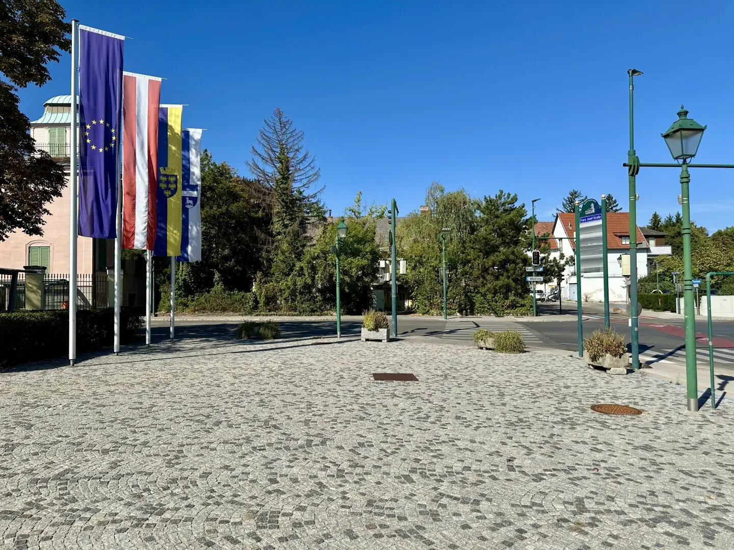 TOP prime location / Ideal for medical center / Developer plot in Maria Enzersdorf