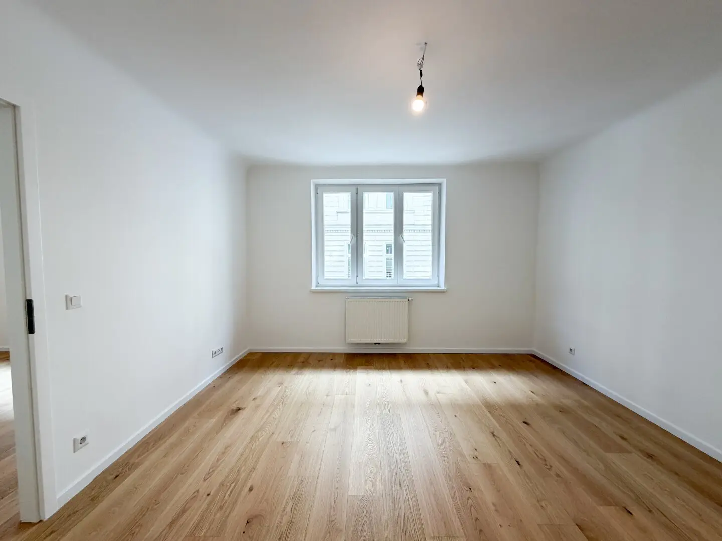 NEAR BELVEDERE: 4-room apartment with 3 bedrooms &amp; 3 bathrooms