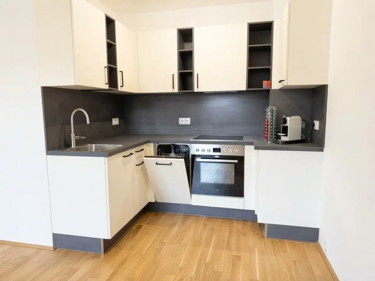 FIRST OCCUPANCY: Bright apartment with loggia near Alte Donau and Donauzentrum
