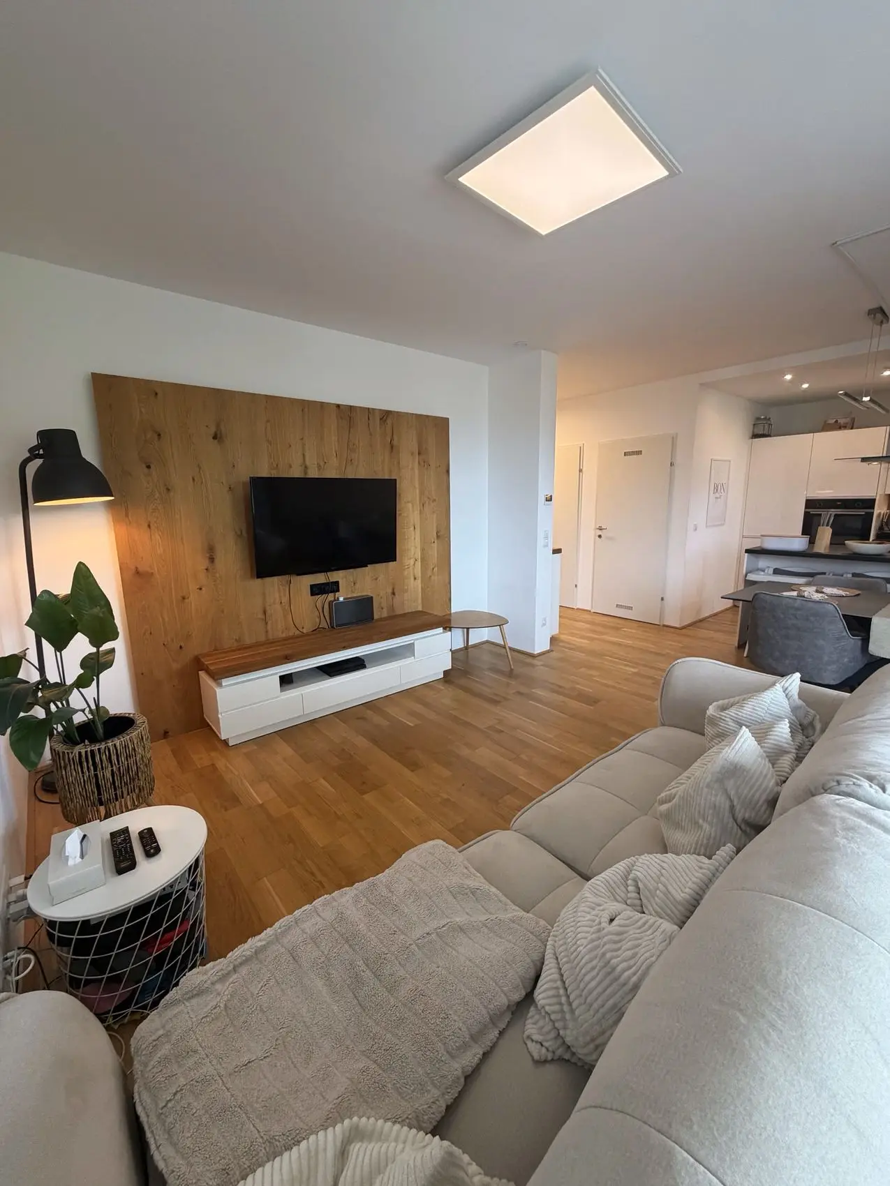 Apartment with generous balcony and carport