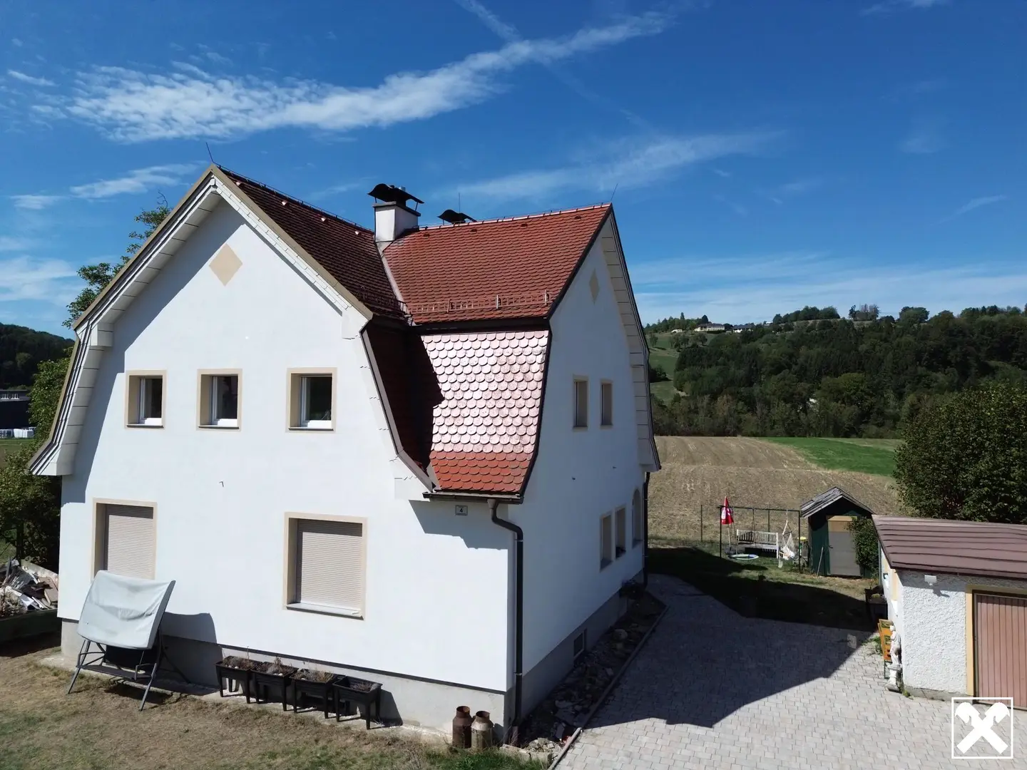 Renovated sunny family apartment with large garden