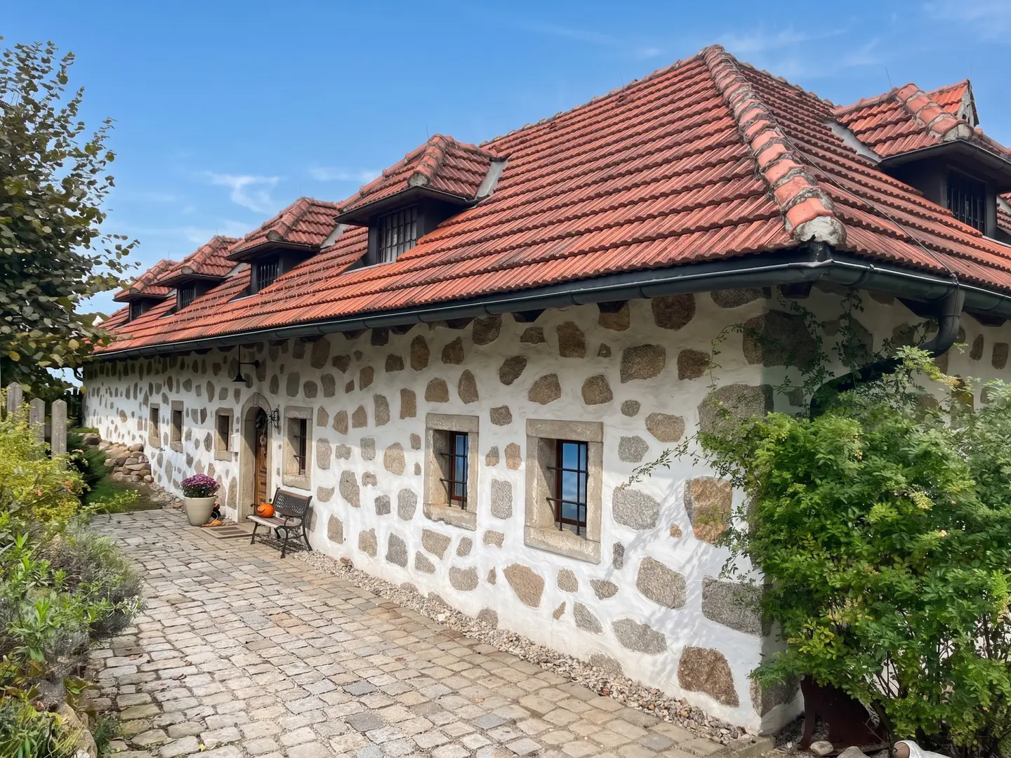 Historic estate in seclusion with distant view Wohnung