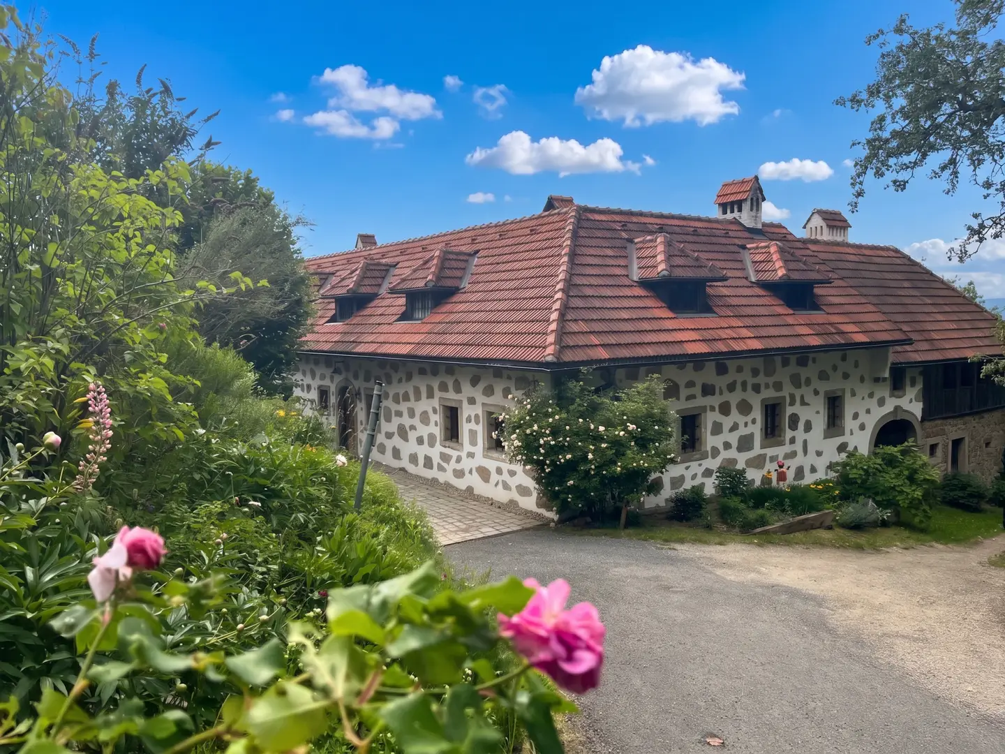 Historic estate in seclusion with distant view Wohnung