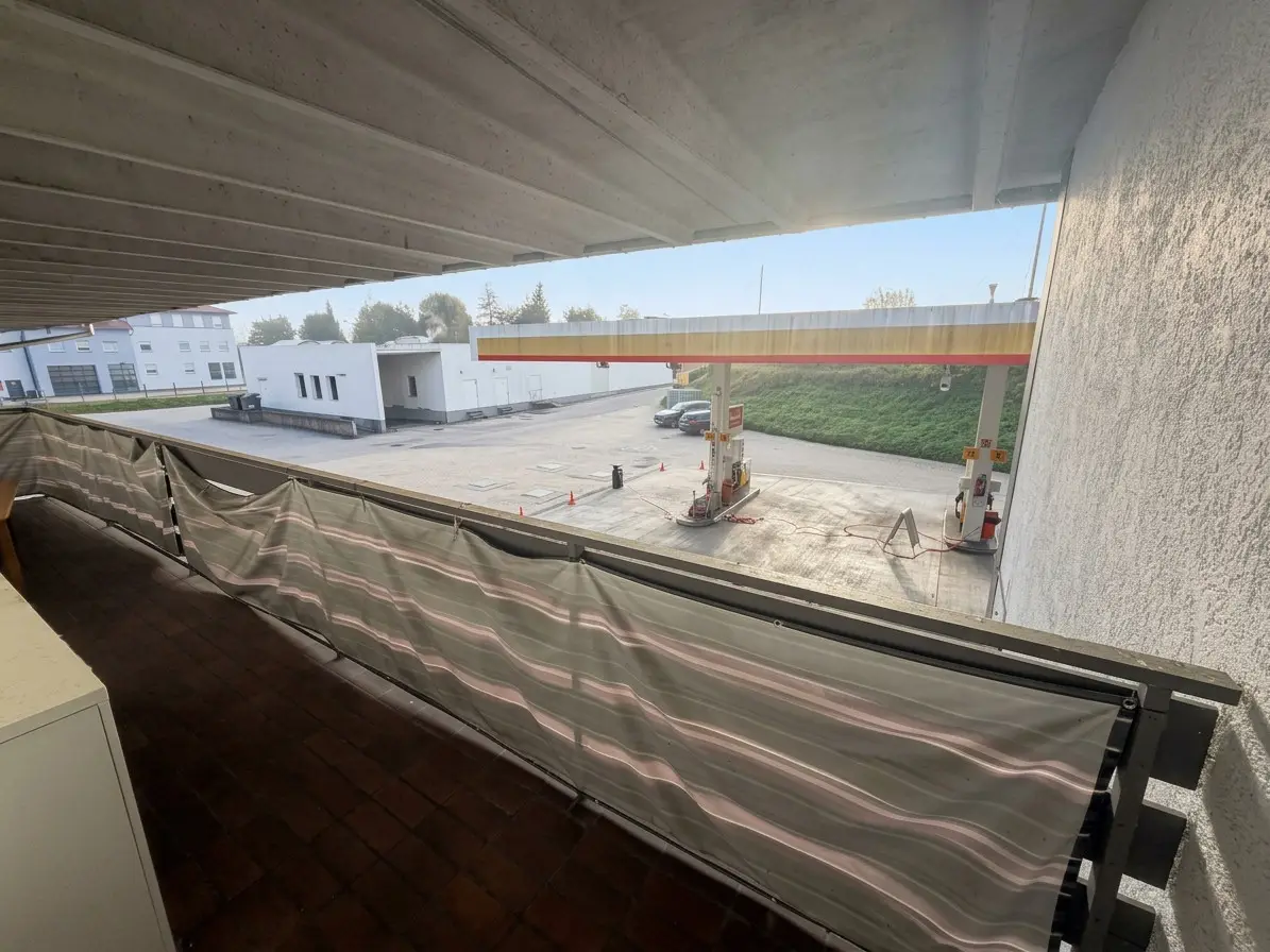 Helle Wohnung mit Balkon in grenznaher Lage