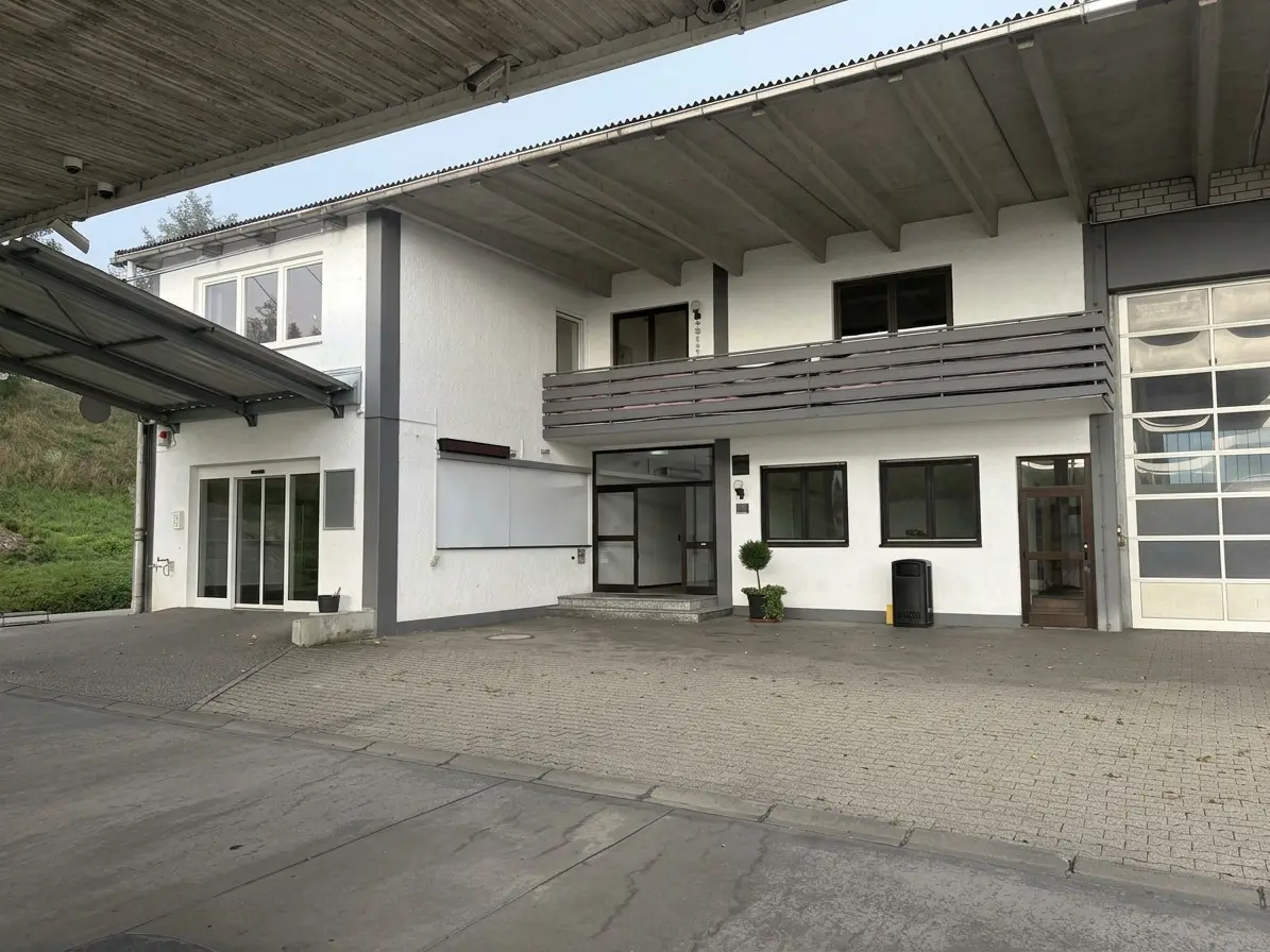 Helle Wohnung mit Balkon in grenznaher Lage