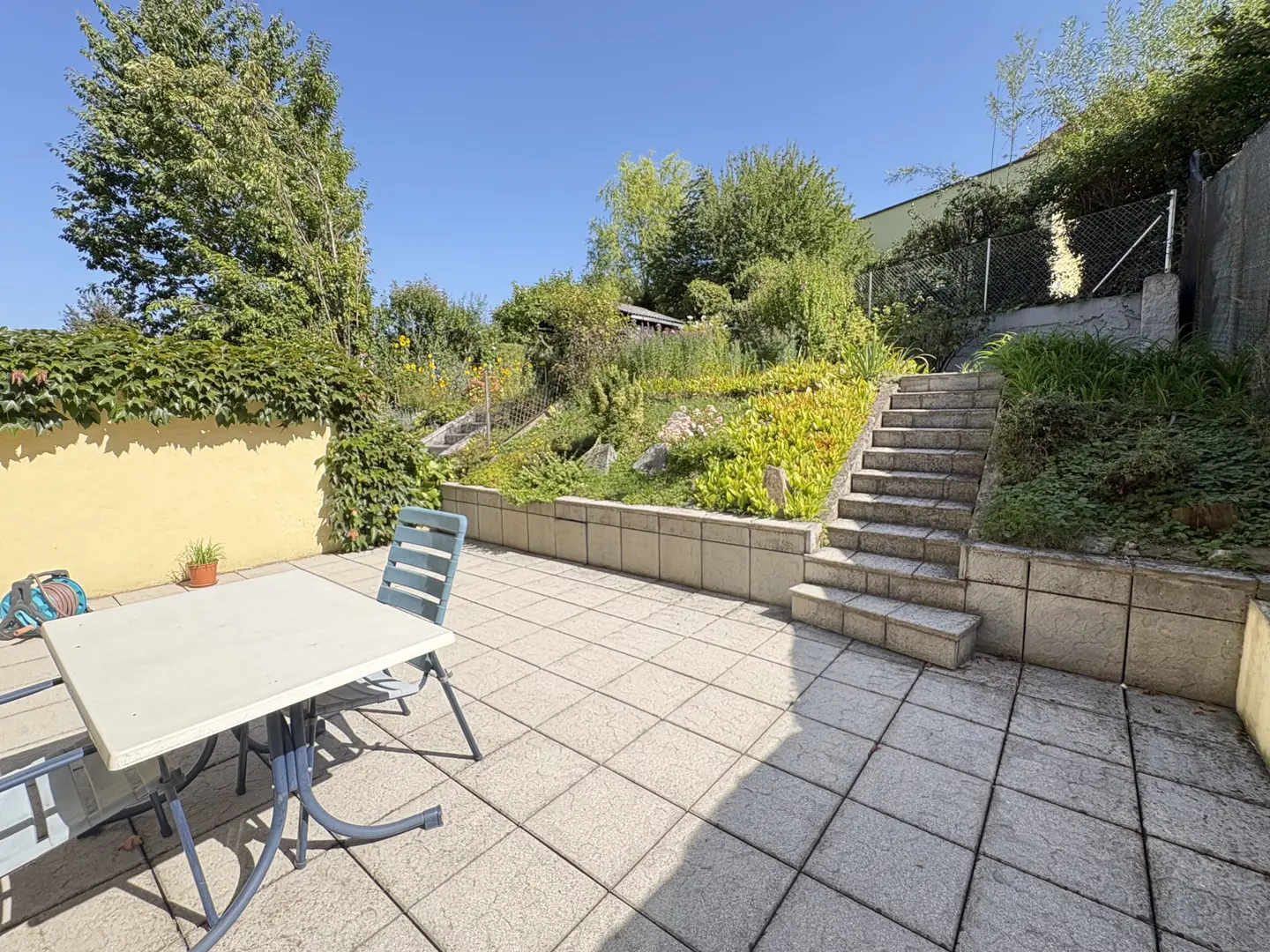 Well kept family apartment close to the city with garden