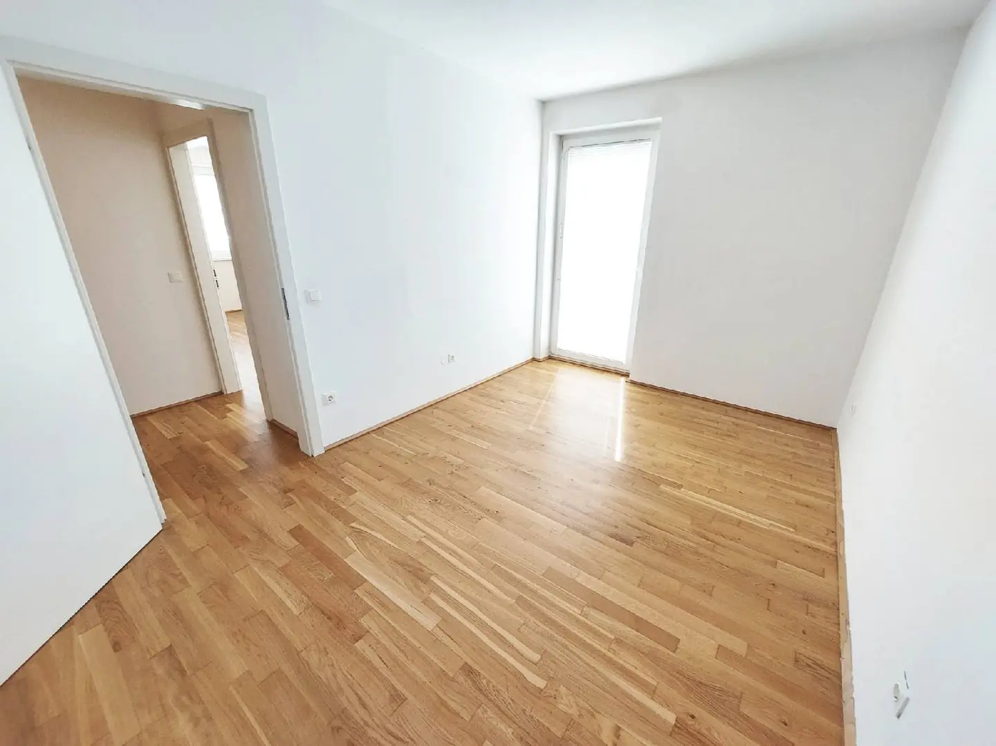Bright ground floor apartment with private garden and loggia