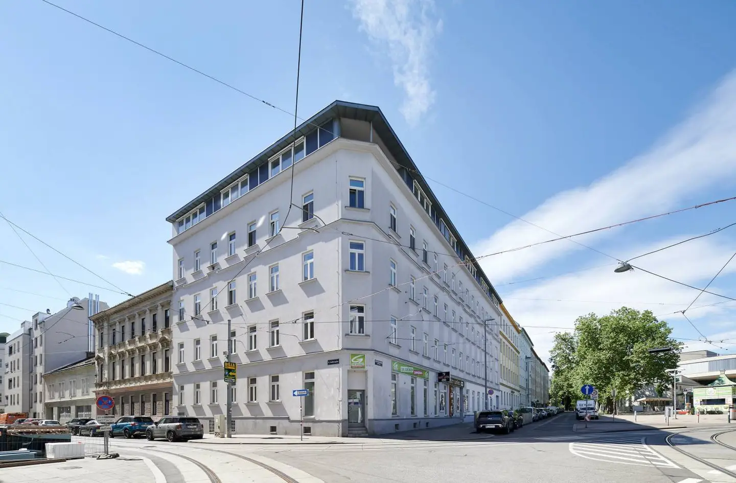 Bright apartment in renovated period building near Herderpark