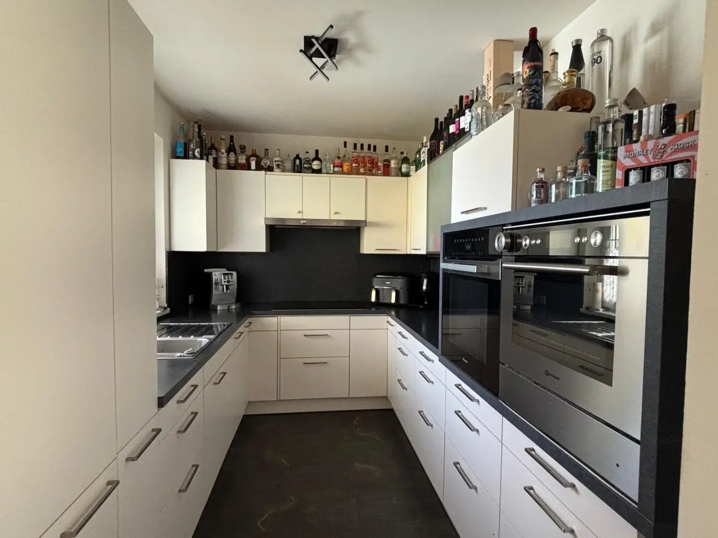 Living in the Schilcherland - Spacious Corner Terraced House with Charm, Sunny Terrace, Garden and Garage