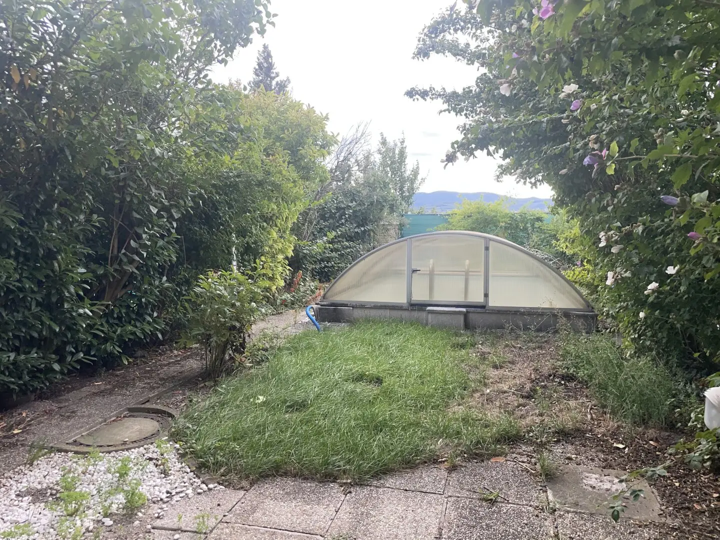 ​​​​​​​PROVISIONSFREI VOM EIGENTÜMER! SANIERUNGSBEDÜRFTIGES 5-ZIMMER-REIHENHAUS MIT EIGENGARTEN!