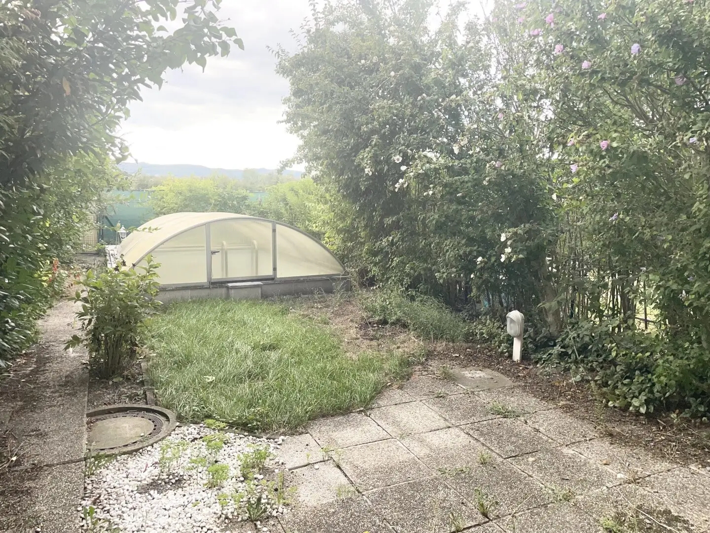 ​​​​​​​PROVISIONSFREI VOM EIGENTÜMER! SANIERUNGSBEDÜRFTIGES 5-ZIMMER-REIHENHAUS MIT EIGENGARTEN!