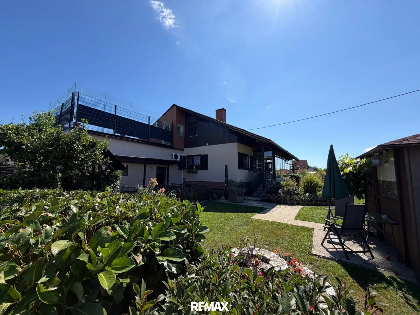 Großzügiges Mehrfamilienhaus in Gössendorf, 2 getrennte Wohneinheiten - ges. 8 Zimmer, Terrasse, Garage, 489.000 €