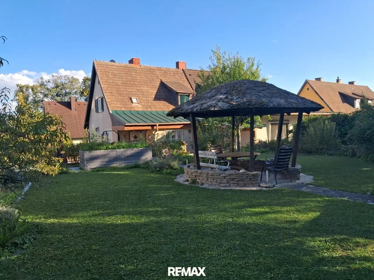 Wellness oasis - rental house with garden and garage in Stockerau