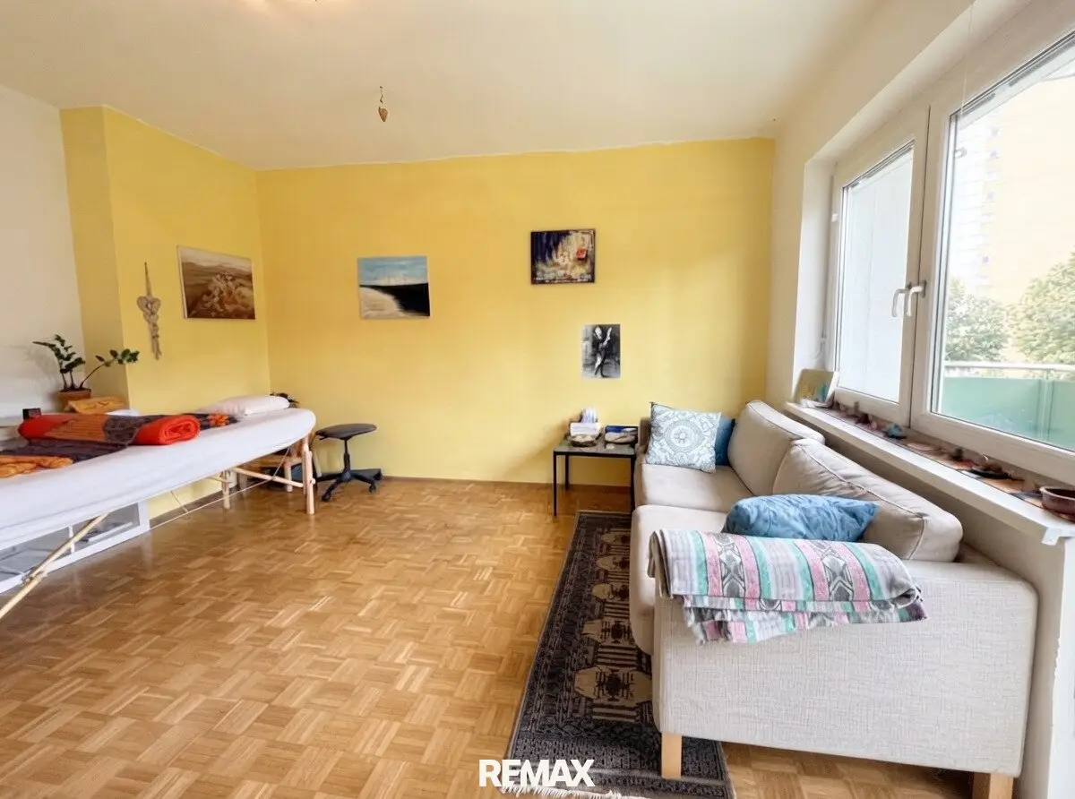 Attractive bright 2-room apartment with balcony