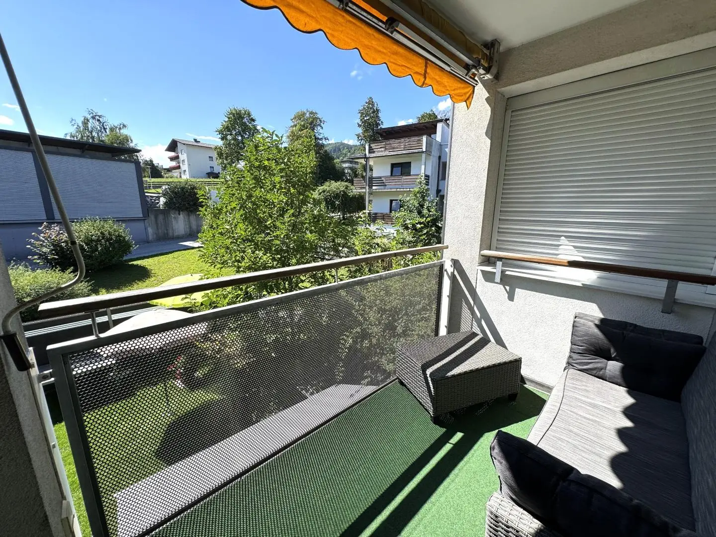 Well maintained bright apartment with loggia ready to move in