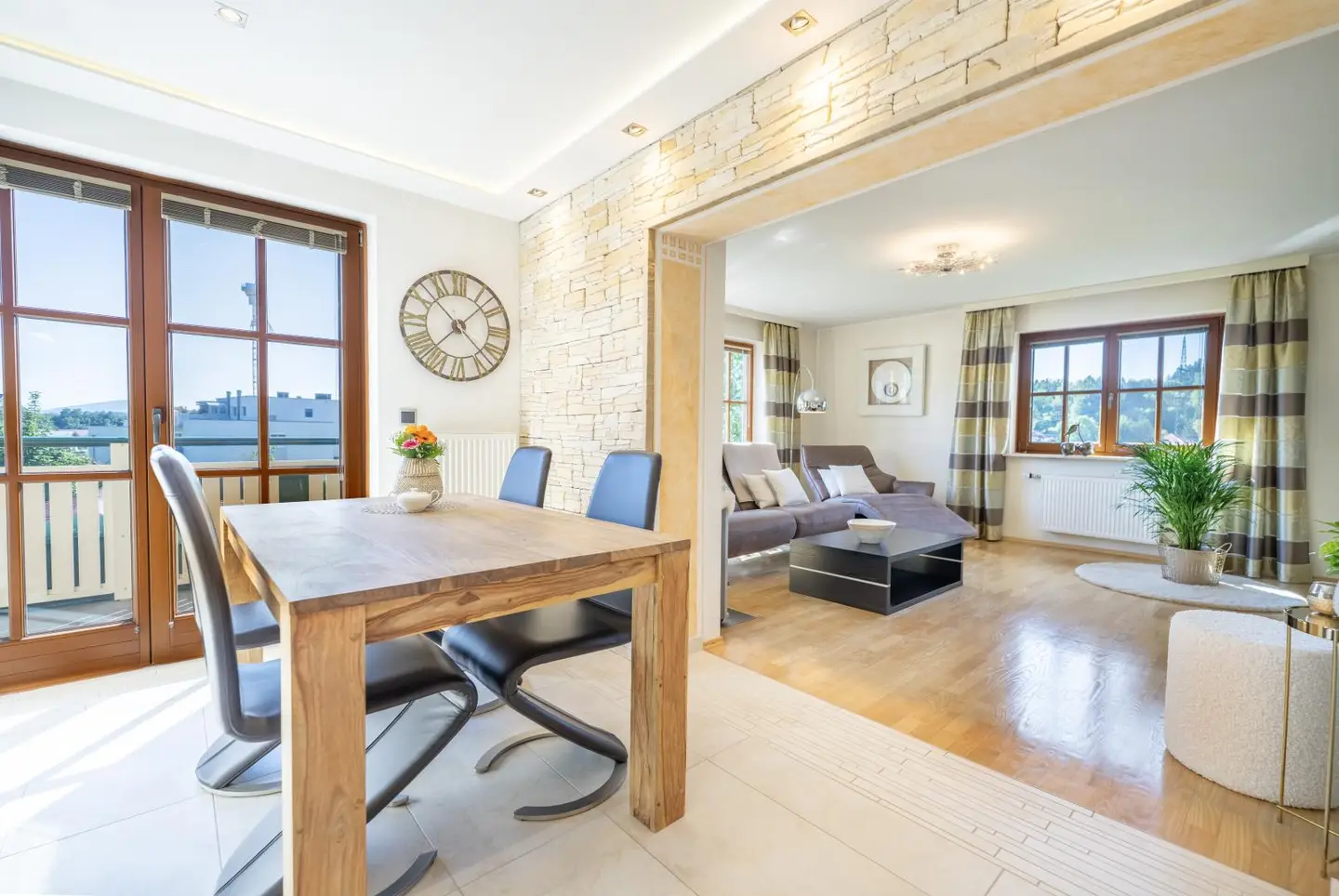 Wohnung with large private garden and Miele kitchen