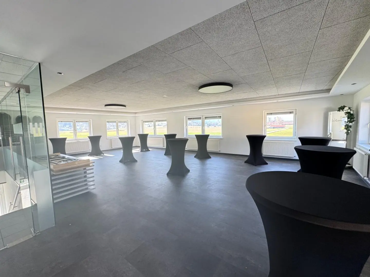 Modernes Veranstaltungszentrum in großzügiger Loftwohnung
