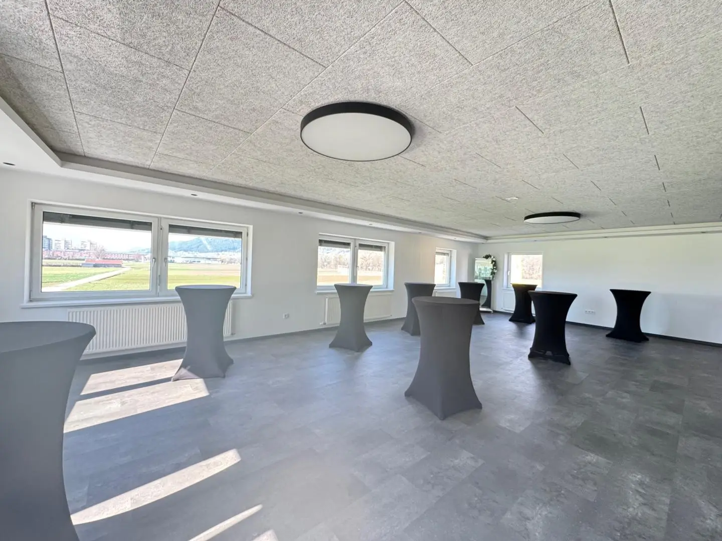Modernes Veranstaltungszentrum in großzügiger Loftwohnung