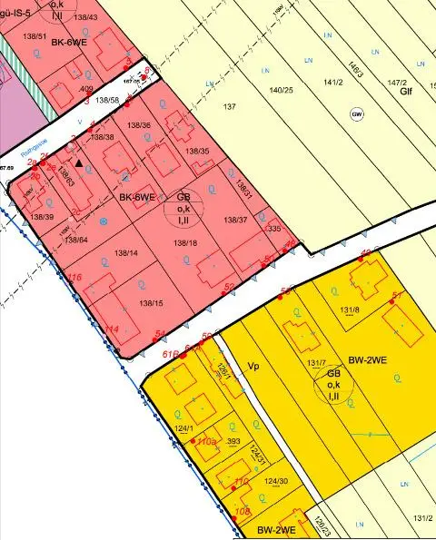 Apartment with large building potential in quiet second row