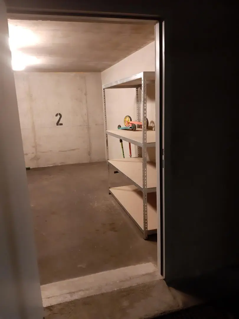 Practical Souterrainwohnung in underground garage near Hauptbahnhof