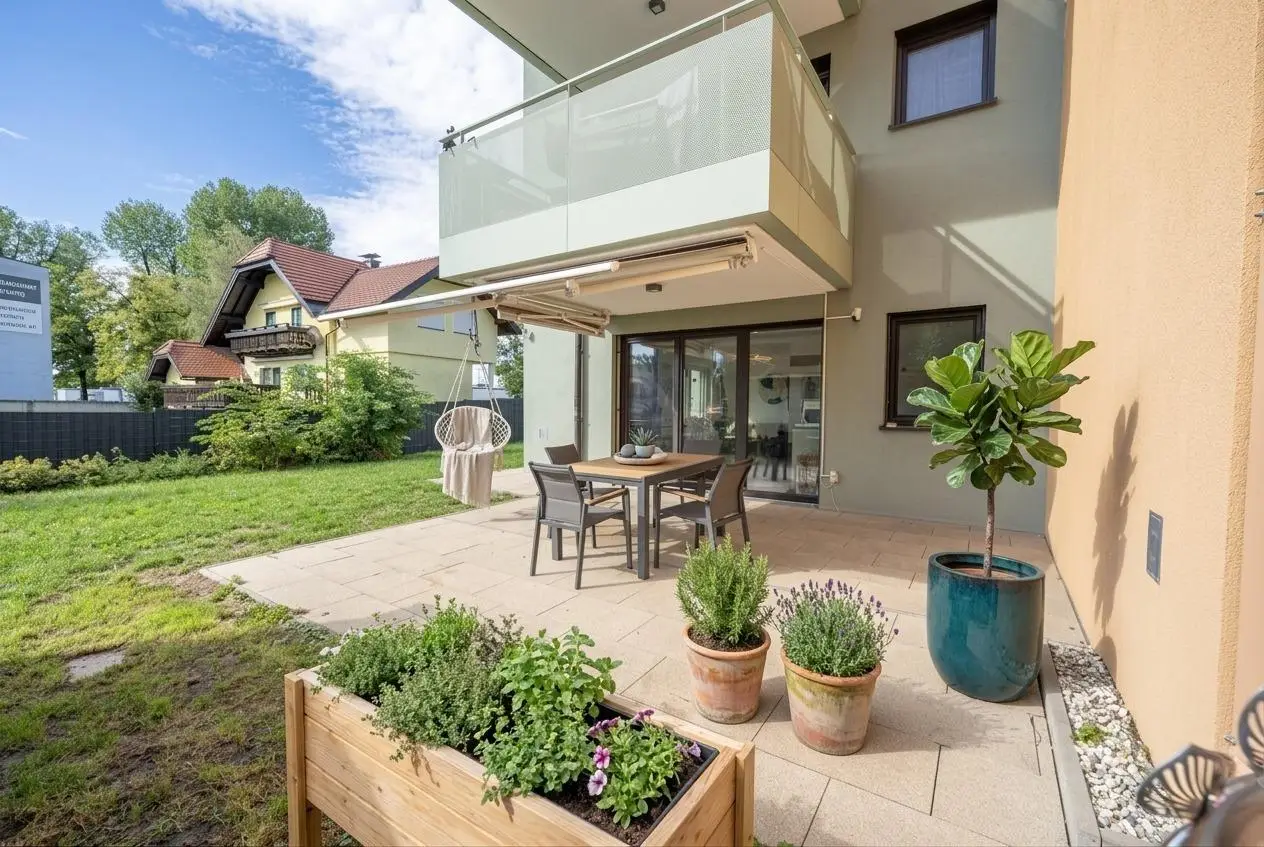 Erdgeschosswohnung mit privatem Garten und zwei Terrassen
