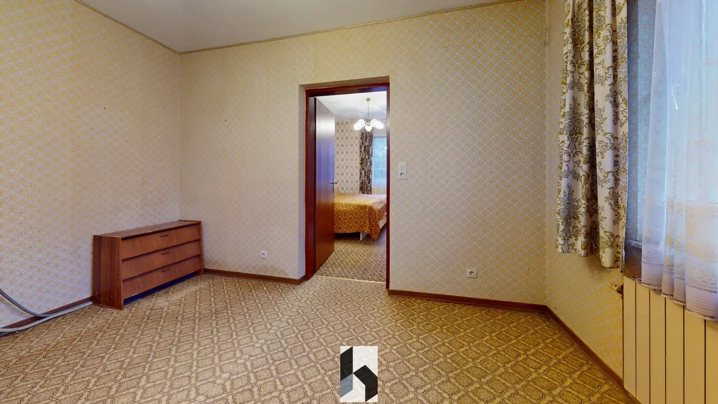 Familienwohnung mit großem Garten und Garage