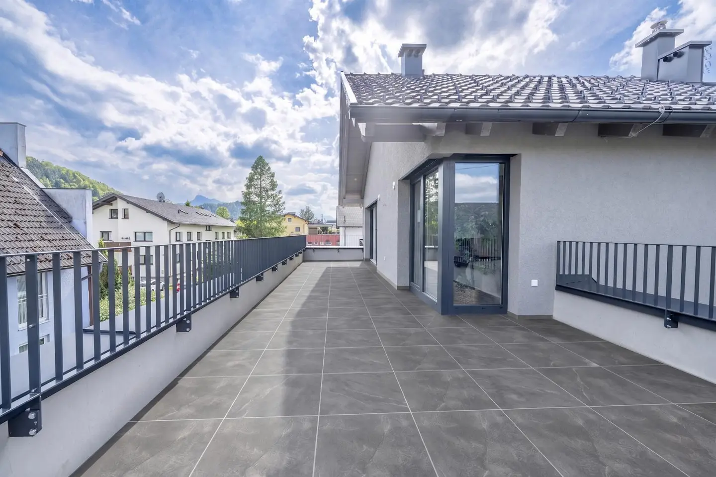 Lichtdurchflutete Penthouse Wohnung mit großer Dachterrasse