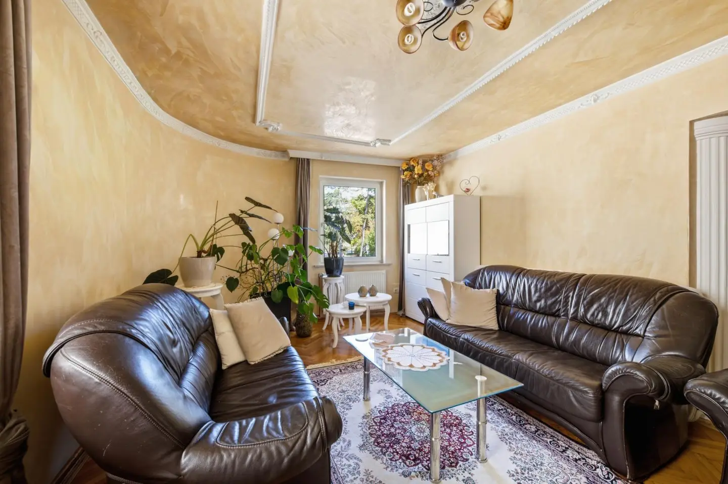 Spacious investment apartment with sunny terrace