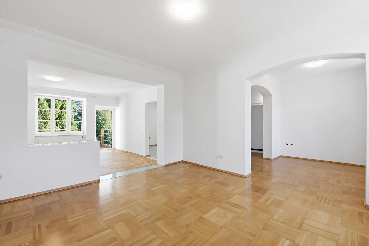 Stylish town house with pool and secluded garden family apartment