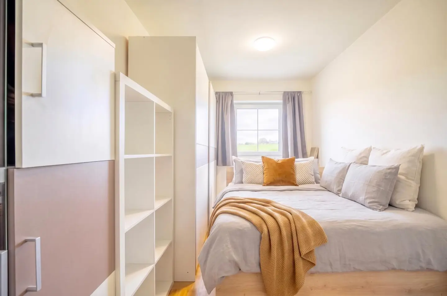 Bright apartment with balcony and green view Wohnung