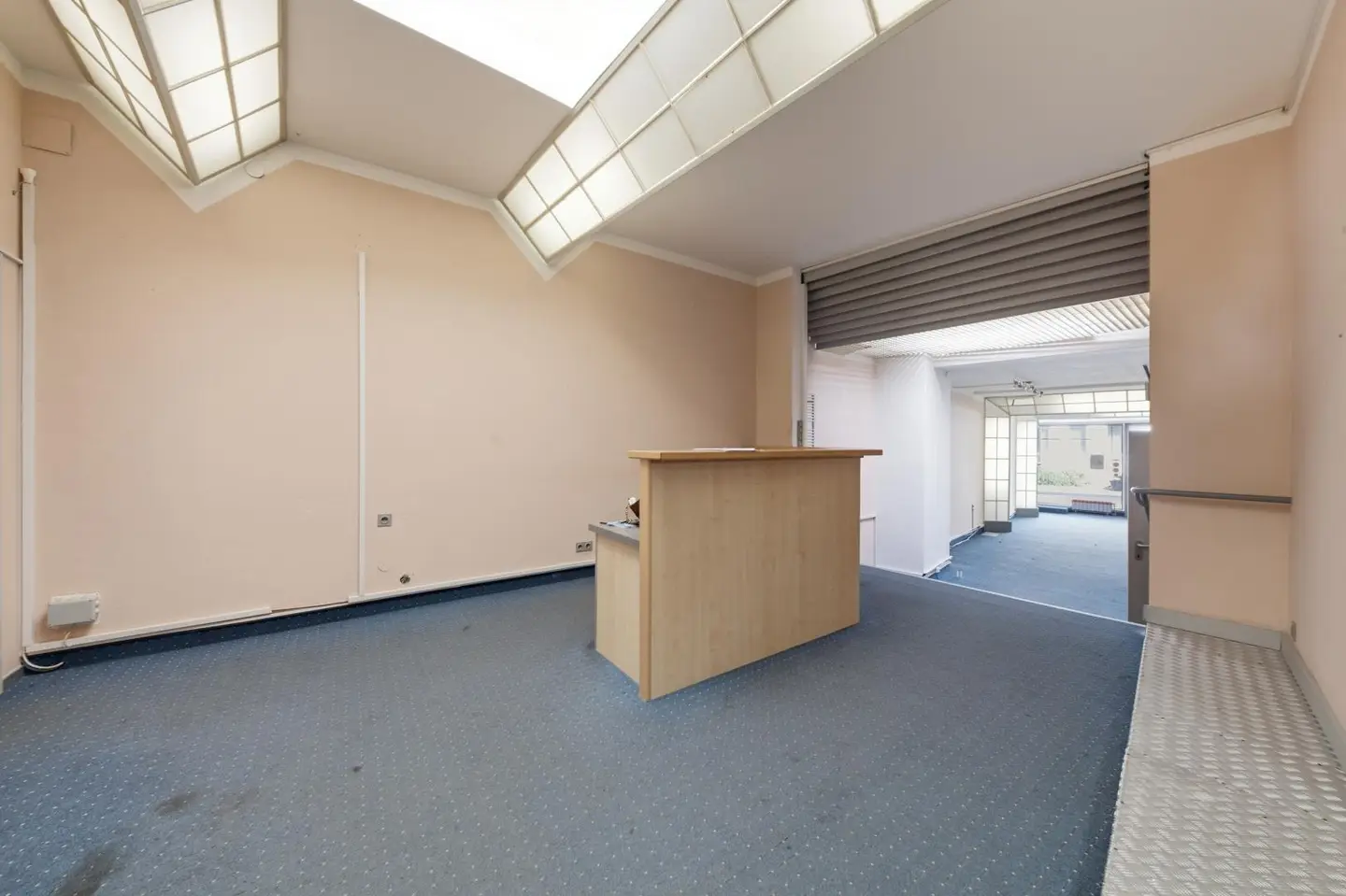 Zentrale großzügige Wohnung mit bester Verkehrsanbindung
