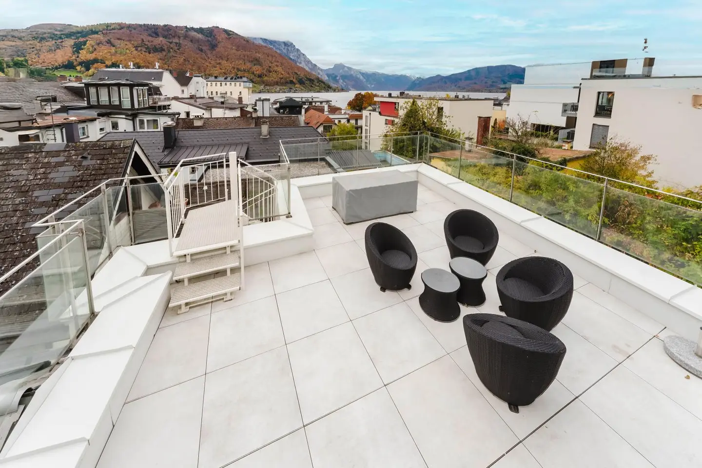 ZAUBERHAFTES, zentrales & top ausgestattetes Stadthaus - Seeblick - Traunsteinblick - 2 Stellplätze - GMUNDEN