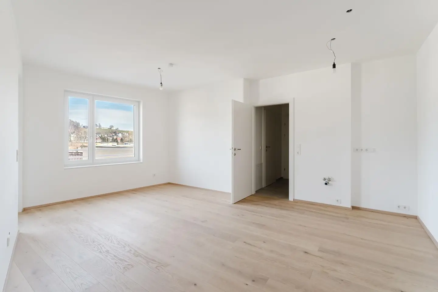 Dachgeschosswohnung mit Loggia und Blick ins Grüne