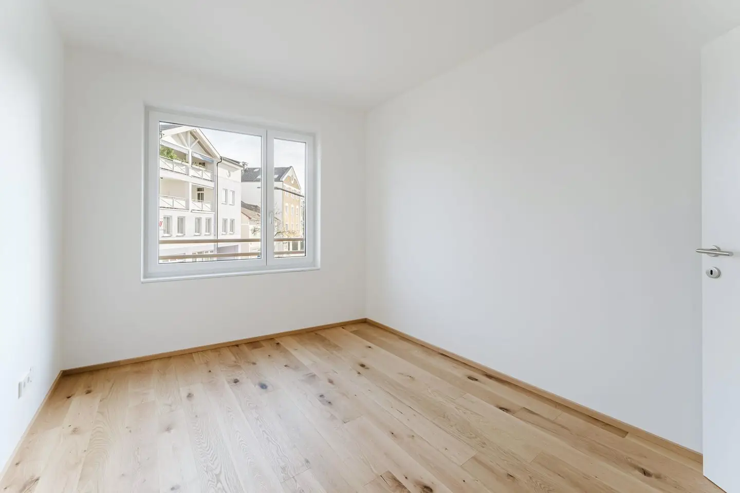 Neubauwohnung im Stadtzentrum mit Loggia und Lift