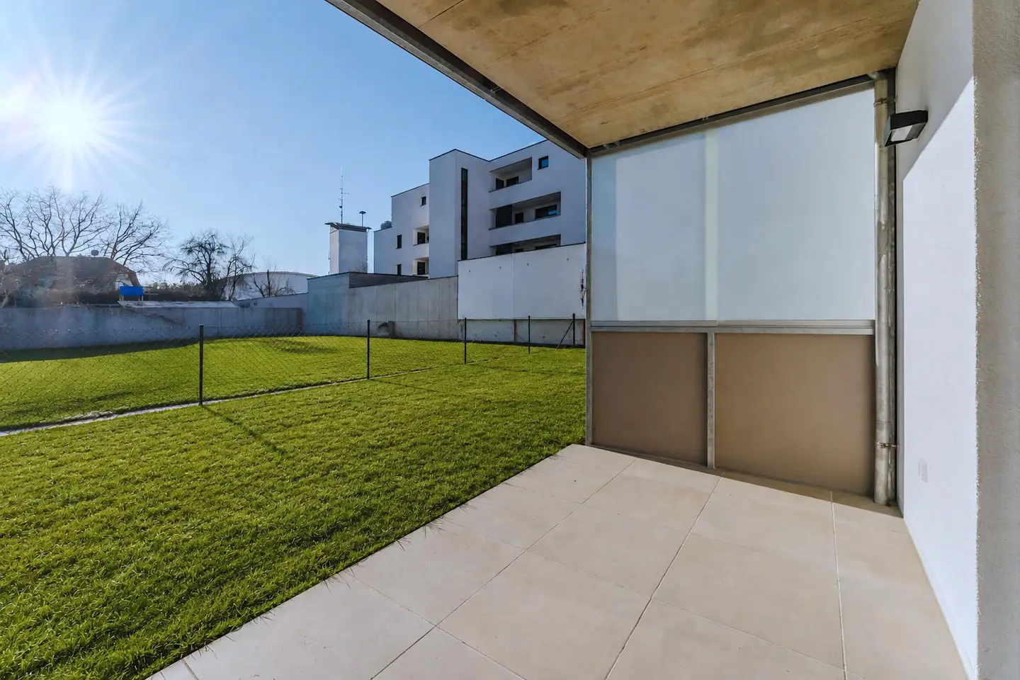Wohnung mit Eigengarten und Loggia