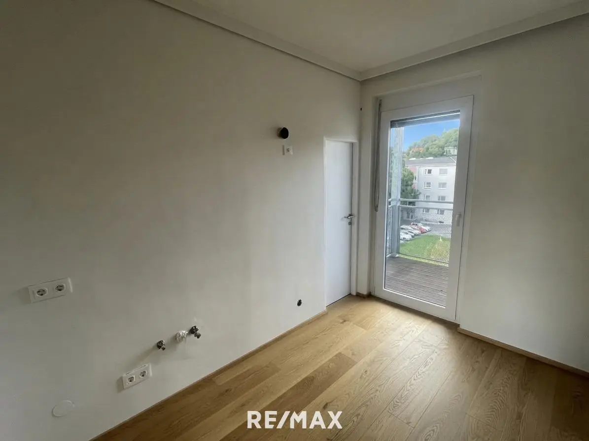 Bright apartment with loggia and elevator