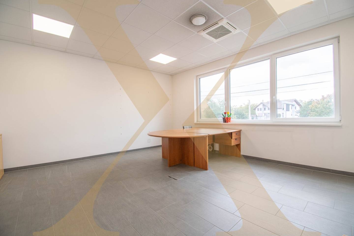 Your new location on Salzburger Straße in Linz Great 1 room office for rent