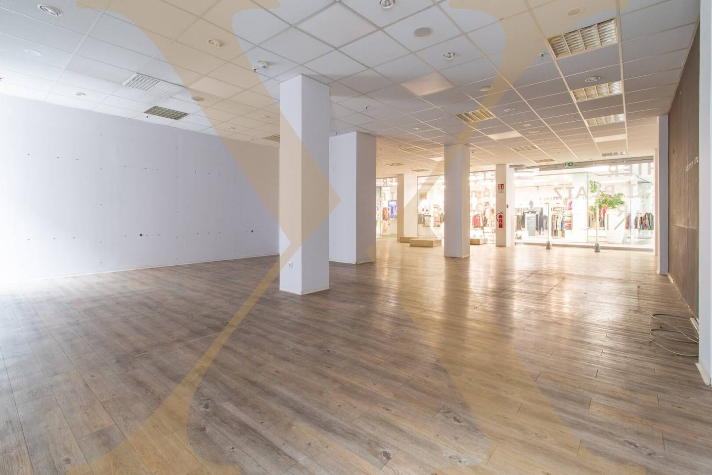 Ground-floor gastro space in the Linz ATRIUM shopping center with high foot traffic for rent