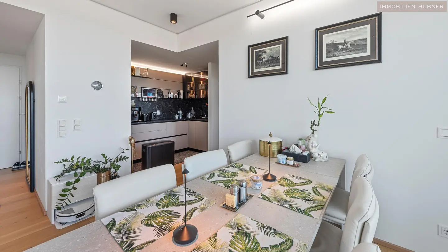 Bright Wohnung with spacious southwest terrace and panoramic view